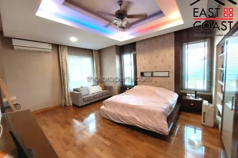 Casa de 3 dormitorios en Pattaya, Tailandia № 213569 - foto 11