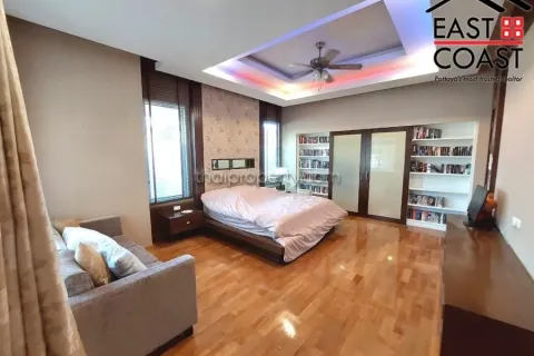 Casa de 3 dormitorios en Pattaya, Tailandia № 213569 - foto 13