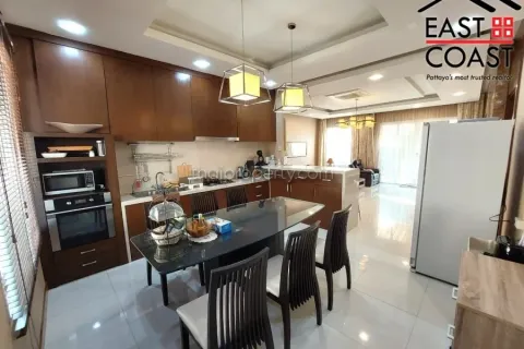 Casa de 3 dormitorios en Pattaya, Tailandia № 213569 - foto 8