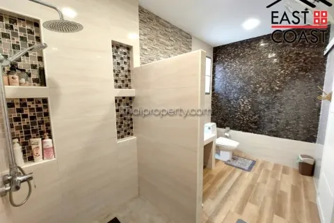Casa de 3 dormitorios en Pattaya, Tailandia № 213569 - foto 17