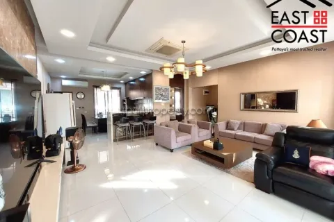 House in Pattaya, Thailand 3 bedrooms № 213569