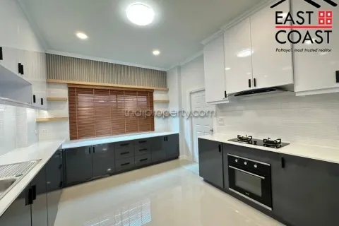 Casa de 3 dormitorios en Pattaya, Tailandia № 213567 - foto 13