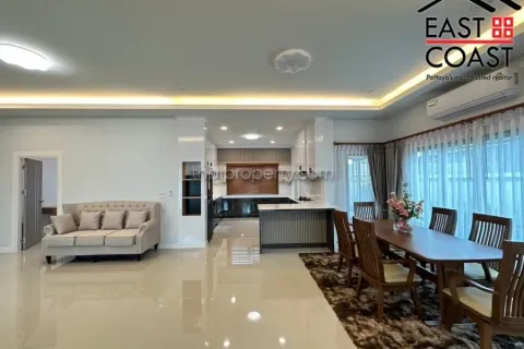 Casa de 3 dormitorios en Pattaya, Tailandia № 213567 - foto 9
