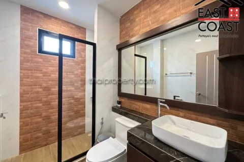 Casa de 3 dormitorios en Pattaya, Tailandia № 213567 - foto 16
