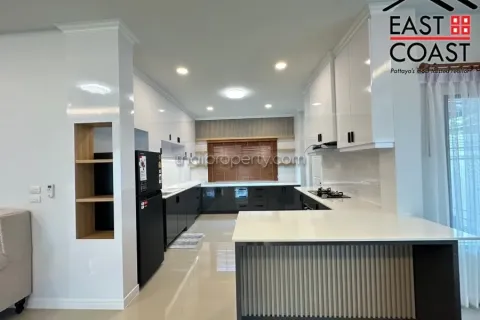 Casa de 3 dormitorios en Pattaya, Tailandia № 213567 - foto 11