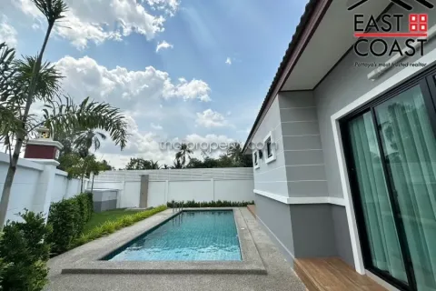 Casa de 3 dormitorios en Pattaya, Tailandia № 213567 - foto 2