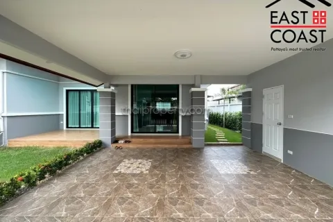 Casa de 3 dormitorios en Pattaya, Tailandia № 213567 - foto 4