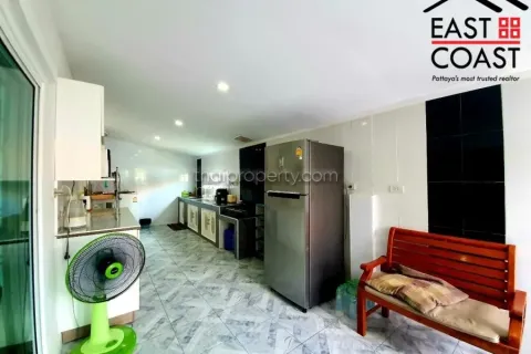 Casa de 3 dormitorios en Pattaya, Tailandia № 213565 - foto 9