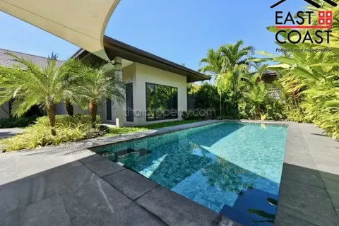 Casa de 3 dormitorios en Pattaya, Tailandia № 213564