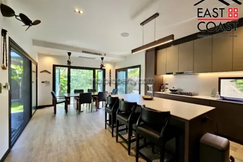 Casa de 3 dormitorios en Pattaya, Tailandia № 213564 - foto 4