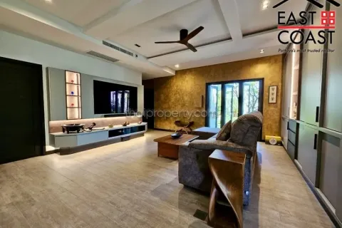 Casa de 3 dormitorios en Pattaya, Tailandia № 213564 - foto 9