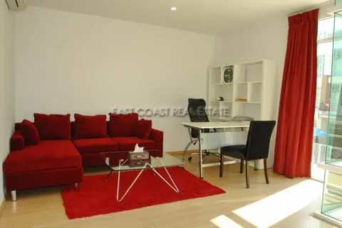 Casa de 3 dormitorios en Jomtien Beach, Pattaya, Tailandia № 213570 - foto 13