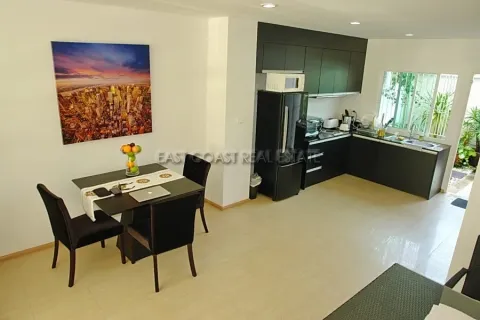 Casa de 3 dormitorios en Jomtien Beach, Pattaya, Tailandia № 213570 - foto 3