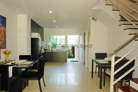 Casa de 3 dormitorios en Jomtien Beach, Pattaya, Tailandia № 213570 - foto 4