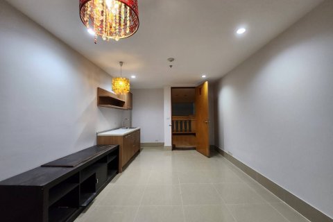 Студия в кондо в Банг Раке, Бангкок, Таиланд № 159058 - фото 5