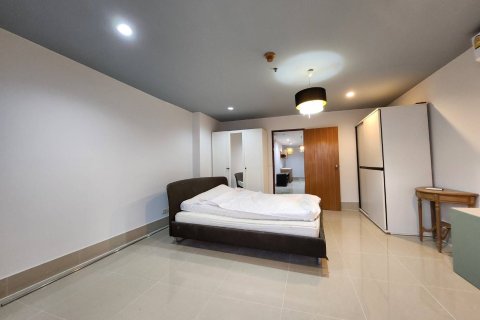 Студия в кондо в Банг Раке, Бангкок, Таиланд № 159058