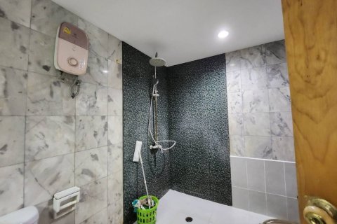 Студия в кондо в Банг Раке, Бангкок, Таиланд № 159058 - фото 6