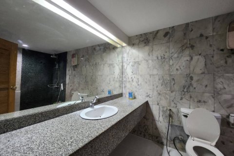 Студия в кондо в Банг Раке, Бангкок, Таиланд № 159058 - фото 7