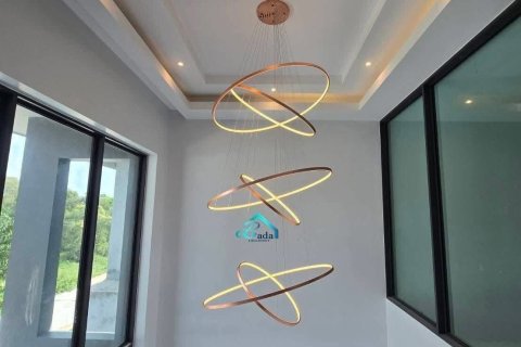 House in Surat Thani, Thailand 3 bedrooms № 159061 - photo 13