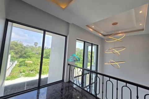 House in Surat Thani, Thailand 3 bedrooms № 159061 - photo 18