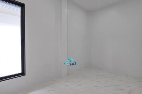 House in Surat Thani, Thailand 3 bedrooms № 159061 - photo 12