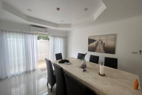 Villa in Hua Hin, Thailand 4 bedrooms № 117074 - photo 5