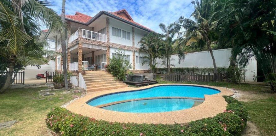 Villa in Hua Hin, Thailand 4 bedrooms № 117074