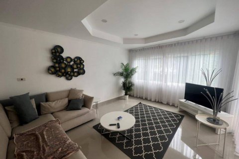 Villa in Hua Hin, Thailand 4 bedrooms № 117074 - photo 2