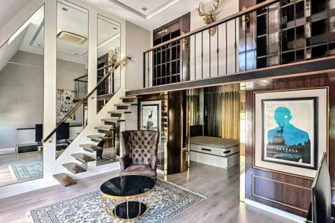 Таунхаус в Бангкоке, Таиланд с 3 спальнями № 117075 - фото 2