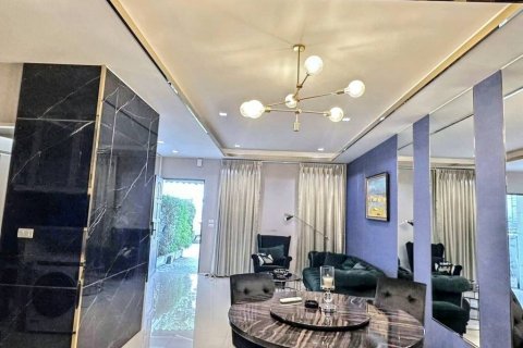 Таунхаус в Бангкоке, Таиланд с 3 спальнями № 117075 - фото 4