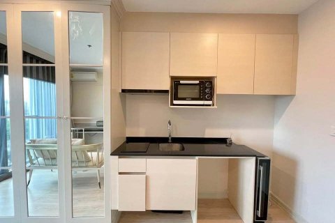 Condo in Huai Khwang, Bangkok, Thailand, 2 bedrooms  № 161757 - photo 9