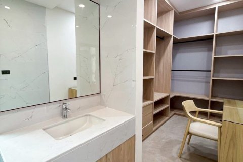 Villa in Lat Phrao, Bangkok, Thailand 4 bedrooms № 161754 - photo 10