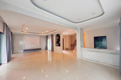 House in Nonthaburi, Thailand 4 bedrooms № 161755 - photo 6