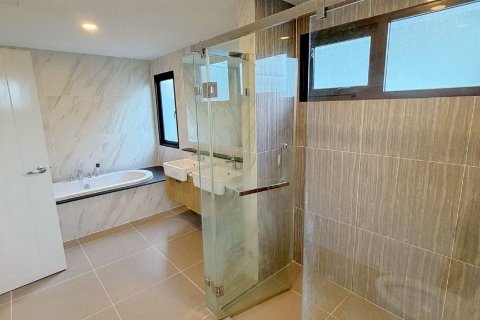 House in Nonthaburi, Thailand 4 bedrooms № 161755 - photo 4