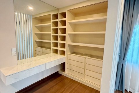 House in Nonthaburi, Thailand 4 bedrooms № 161755 - photo 2