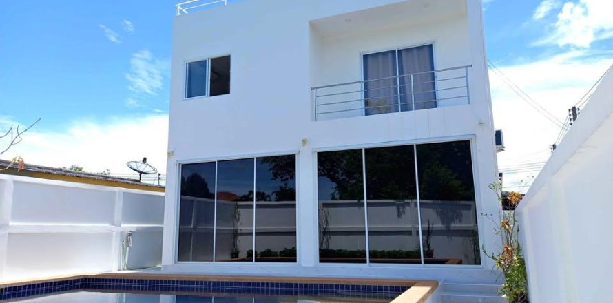 Villa in Pattaya, Thailand 4 bedrooms № 150953