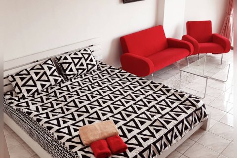 Condo on Jomtien Beach, Pattaya, Thailand, 1 bedroom  № 204341 - photo 2