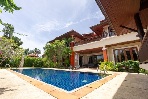 Villa in Phuket, Thailand 4 bedrooms № 153382 - photo 11