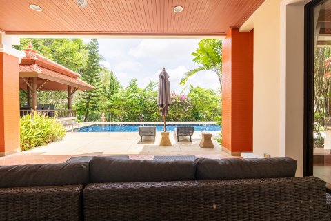 Villa in Phuket, Thailand 4 bedrooms № 153382 - photo 2