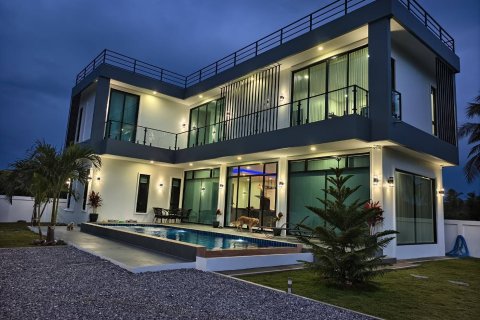 Villa in Hua Hin, Thailand 4 bedrooms № 153378 - photo 11