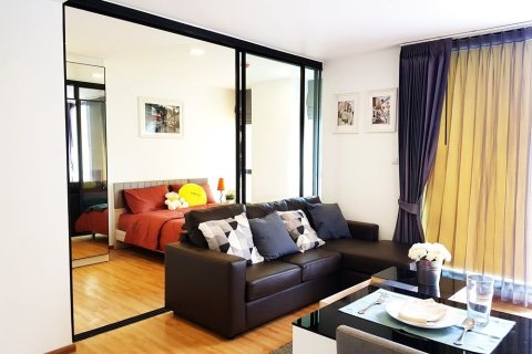 Studio dans le Condo à Bang Kho Laem, Bangkok, Thaïlande  № 163427 - photo 9