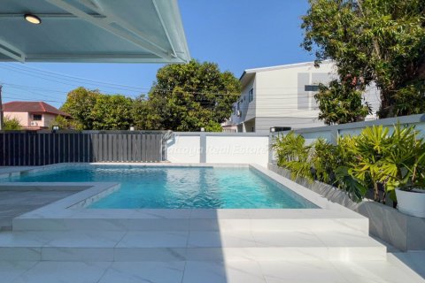 Дом в Банг Ламунге, Таиланд с 3 спальнями  № 161408