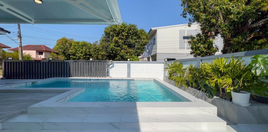 Дом в Банг Ламунге, Таиланд с 3 спальнями  № 161408