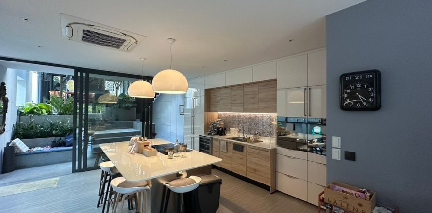 Townhouse in Suan Luang, Bangkok, Thailand 3 bedrooms № 148977