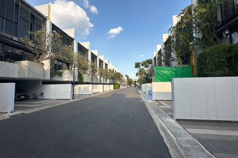 Townhouse in Suan Luang, Bangkok, Thailand 3 bedrooms № 148977 - photo 17