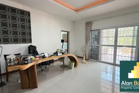 Casa de 4 dormitorios en Pattaya, Tailandia № 211338 - foto 10