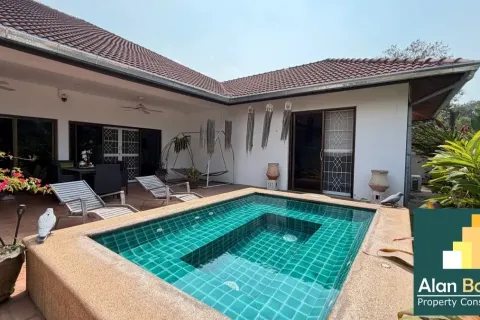 Casa de 4 dormitorios en Pattaya, Tailandia № 211338 - foto 8