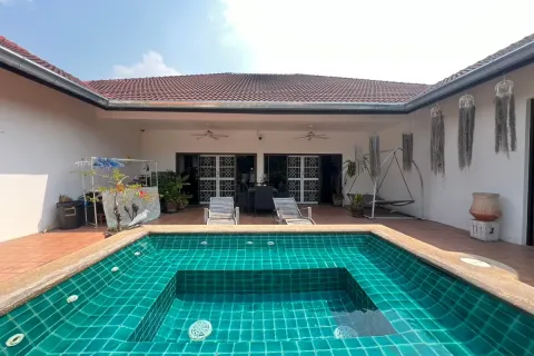 Casa de 4 dormitorios en Pattaya, Tailandia № 211338 - foto 18