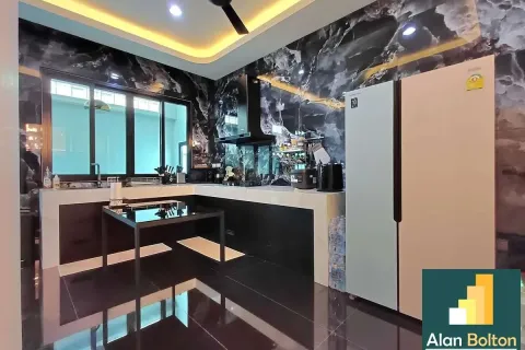 Casa de 3 dormitorios en Pattaya, Tailandia № 211342 - foto 11