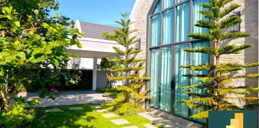 Casa de 3 dormitorios en Pattaya, Tailandia № 211341